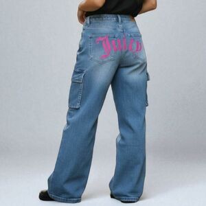 NWTJUICY COUTURE Logo CARGO JEANS Junions Size 3 / Size 26 Pink Embroidered Rear